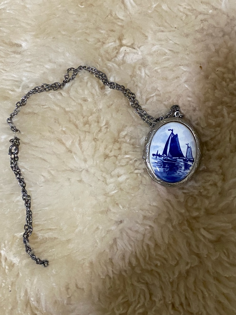 DELFT BLUE HANDPAINTED MADE HOLLAND CHAIN LOCKER SILVER TONE CERAMIC SAILBOATS